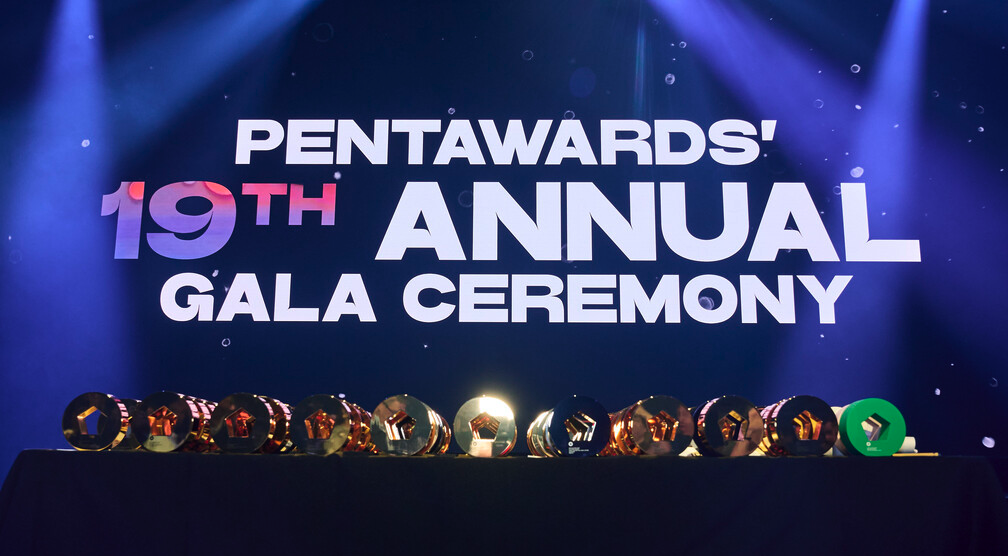 一纸匠心，，，，，，，，共塑艺术 | 天津绿包与客户携手斩获Pentawards白金奖